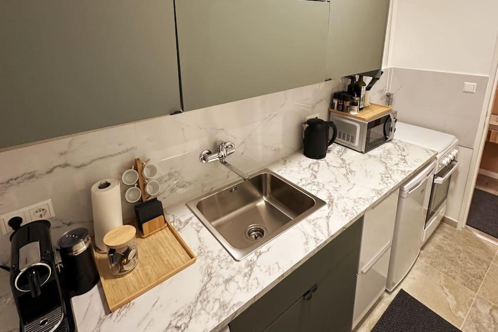 2 Zimmer Apartment Mit Parkplatz เบอร์ลิน ภายนอก รูปภาพ