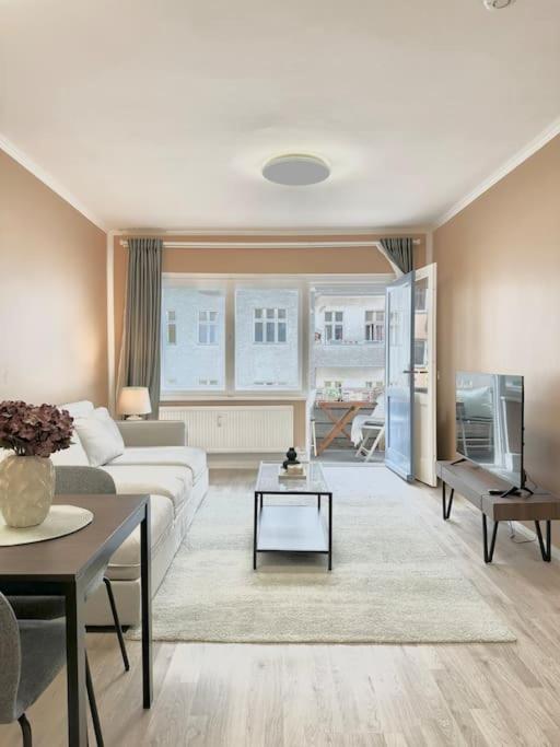 2 Zimmer Apartment Mit Parkplatz เบอร์ลิน ภายนอก รูปภาพ