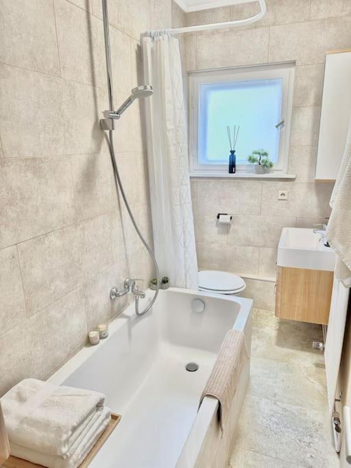 2 Zimmer Apartment Mit Parkplatz เบอร์ลิน ภายนอก รูปภาพ